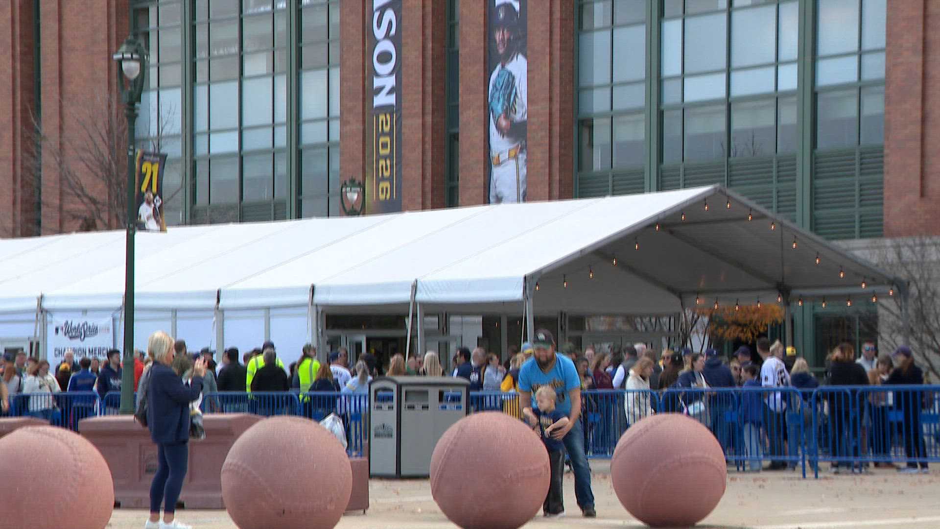 Brewers fans rush to buy World Series merchandise after historic win — Racine Business news